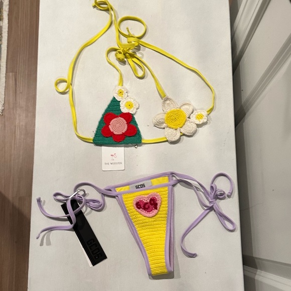 NWT ~ GCDS Multicolor Crochet Daisy Bikini - Picture 2 of 9